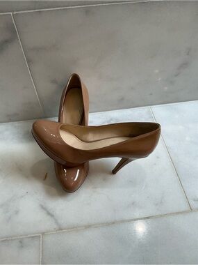 Enzo Angiolini Glossy Nude Patent Leather Pumps 8 1/2